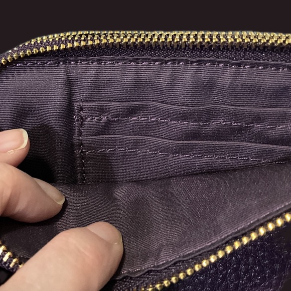 NWOT Coach Burgundy Pebbled-Leather Wristlet/Phone Pouch/Makeup Bag w/Card Slots - Picture 4 of 5